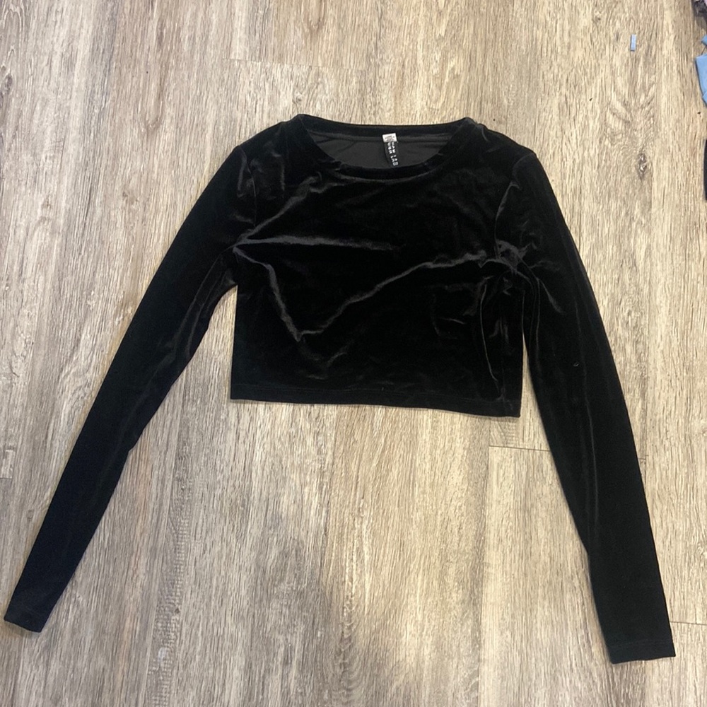 Velvet long sleeve crop top